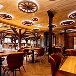 Western Camp Resort 2*