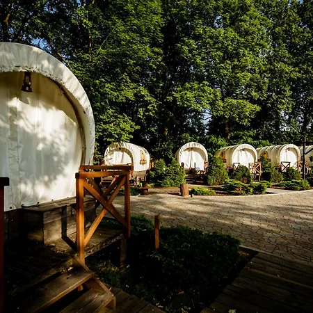 Western Camp Resort 2*