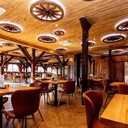 Western Camp Resort 2*