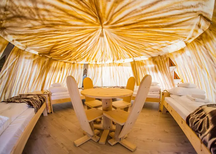 Western Camp リゾート 2*