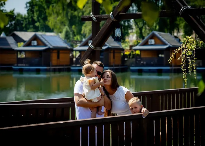 リゾート Western Camp 2*